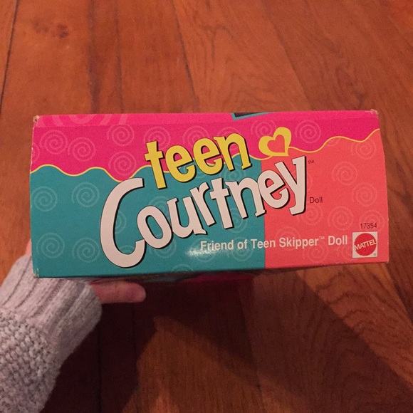 Teen Courtney - Picture 13 of 16